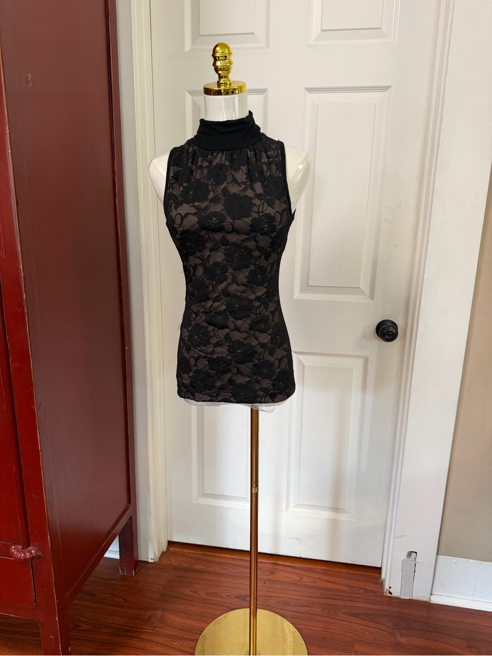 Black Lace Sleeveless Mock-Neck Shell Top